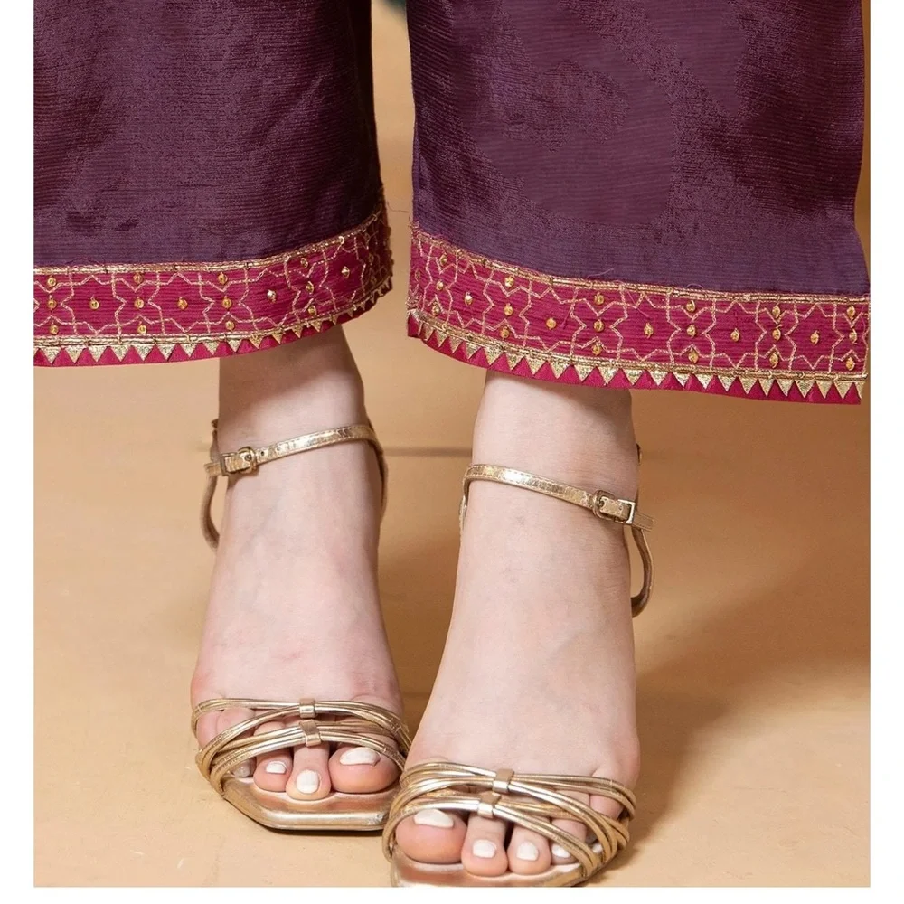 Zaaviay - Chic Burgundy and Gold Women's Suit ( Ranjhana -Three Piece) - Picture 11 of 14